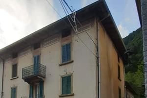 Casa indipendente con rustico e prato