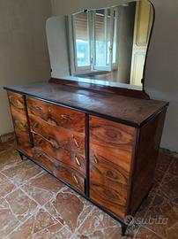 Cassettone con specchio 