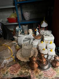 Piatti e ceramiche, bicchieri e tazzine