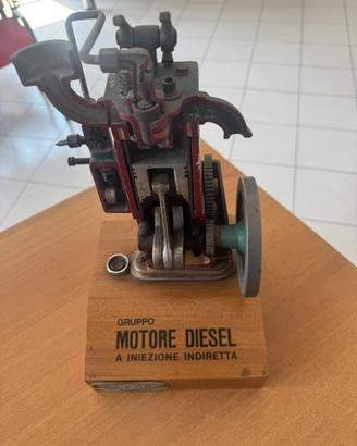 Coppia modelli  didattici vintage diesel CEADA