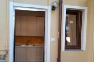 Bilocale arredato - Via Chatillon - libero subito