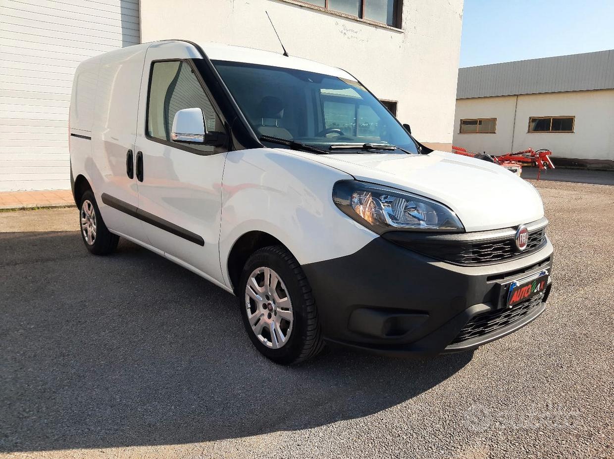 FIAT DOBLÒ MAXi 3ª SERIE 1.6 Mjet 105 cv Lounge CARGO LAMIERATO 3 posti -  Grecoauto