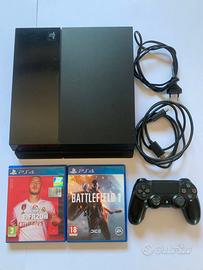 PlayStation 4 con Controller e Giochi