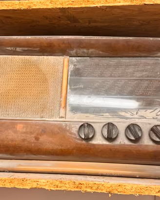 Radio d’epoca Kennedy modello k 536