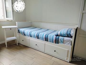 Divano letto 2 materassi e comodino