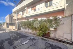 4 LOCALI A MARACALAGONIS