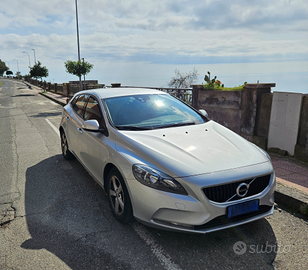 Volvo V40 D2 2.0 120cv - Cinghia Fatta - Tagliand
