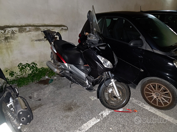 Scooter xmax 250