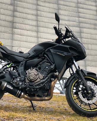 Mt 07 Tracer 700 con accessori