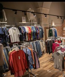 Gestione negozio di abbigliamento vintage