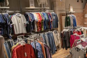 Gestione negozio di abbigliamento vintage