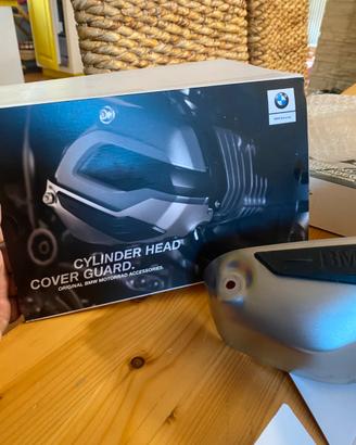 Copritesta sinistro GS 1200