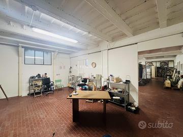 AMPIO MAGAZZINO di 221MQ