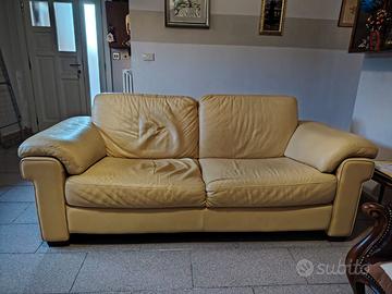 Divano in vera pelle