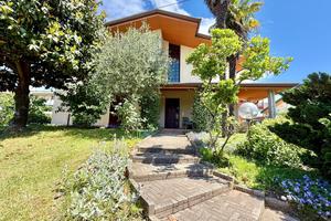 Villa bifamiliare a Feletto Umberto