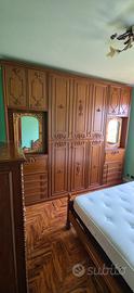 Camera da letto intagliata legno arazzo specchio 