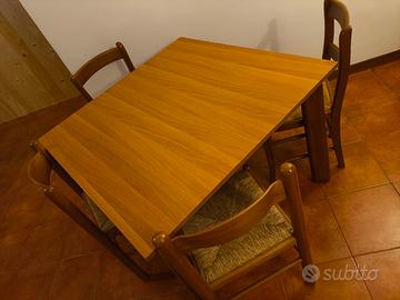 tavolo allungabile + 4 sedie
