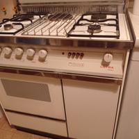 cucina a gas con forno, colore bianco 