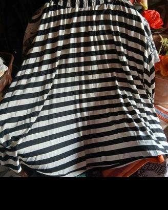 Gonna plissettata a righe bianco e nero