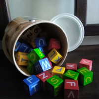 Gioco Cubi in legno con numeri e lettere Play Tive