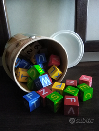 Gioco Cubi in legno con numeri e lettere Play Tive