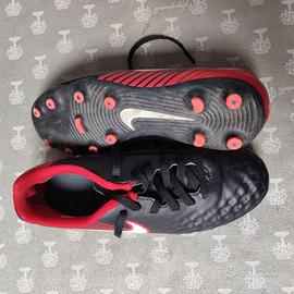 Scarpe da calcio Nike misura 34 colore nero rosso