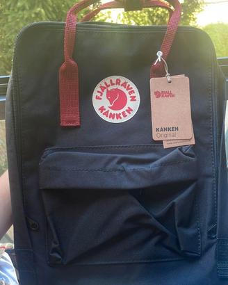 zaino Fjallraven Kanken Nero e Rosso/Bordeaux