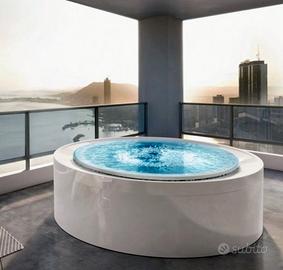 Minipiscina idromassaggio da esterno 