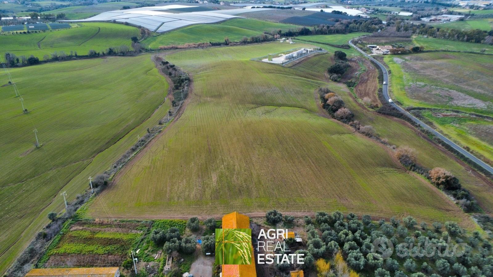 Terreno agricolo di 48 HA con casale e fabbricati - Altro