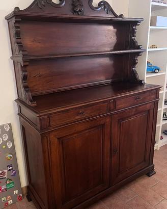 Credenza antica