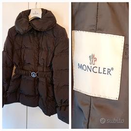 Piumino Moncler, giubbotto imbottito donna.