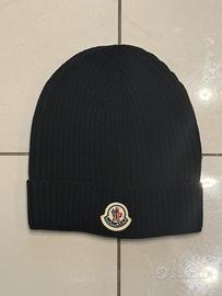 Cappello Moncler nero in lana con logo