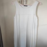 Abito bianco smanicato ed elegante