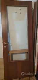 Porta in legno noce con vetro opacizzato 210 x 82