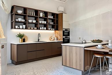 2 LOCALI A GIUGLIANO IN CAMPANIA