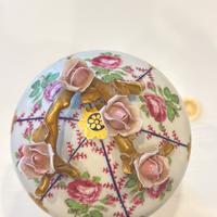 Raffinato vaso in porcellana “Style de Sevres”