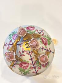 Raffinato vaso in porcellana “Style de Sevres”