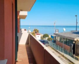Settembre al mare Fano Ponte Sasso frontemare
