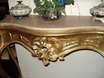 Consolle con tavolinetto, tre piedi e sedia 