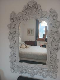 Specchio intarsiato a mano