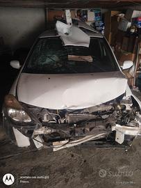 Clio terza serie incidentata km 157800 originali