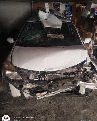 Clio terza serie incidentata km 157800 originali