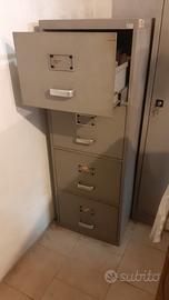 Classificatore in metallo con cassetti