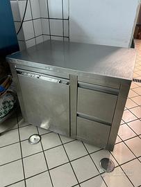 Banco acciaio con cassettoni