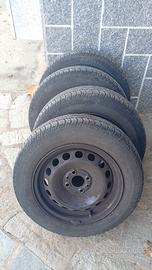 cerchioni più pneumatici auto