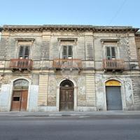 MULTILOCALE A ROCCALUMERA