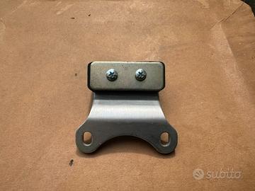 Staffa di fissaggio serbatoio moto YZF R6 99-02