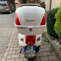 Piaggio Vespa 300 GTS - 2011