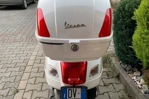 Piaggio Vespa 300 GTS - 2011