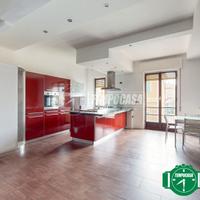 !!!APPARTAMENTO CON BALCONE: AMPIO OPEN SPACE E CO